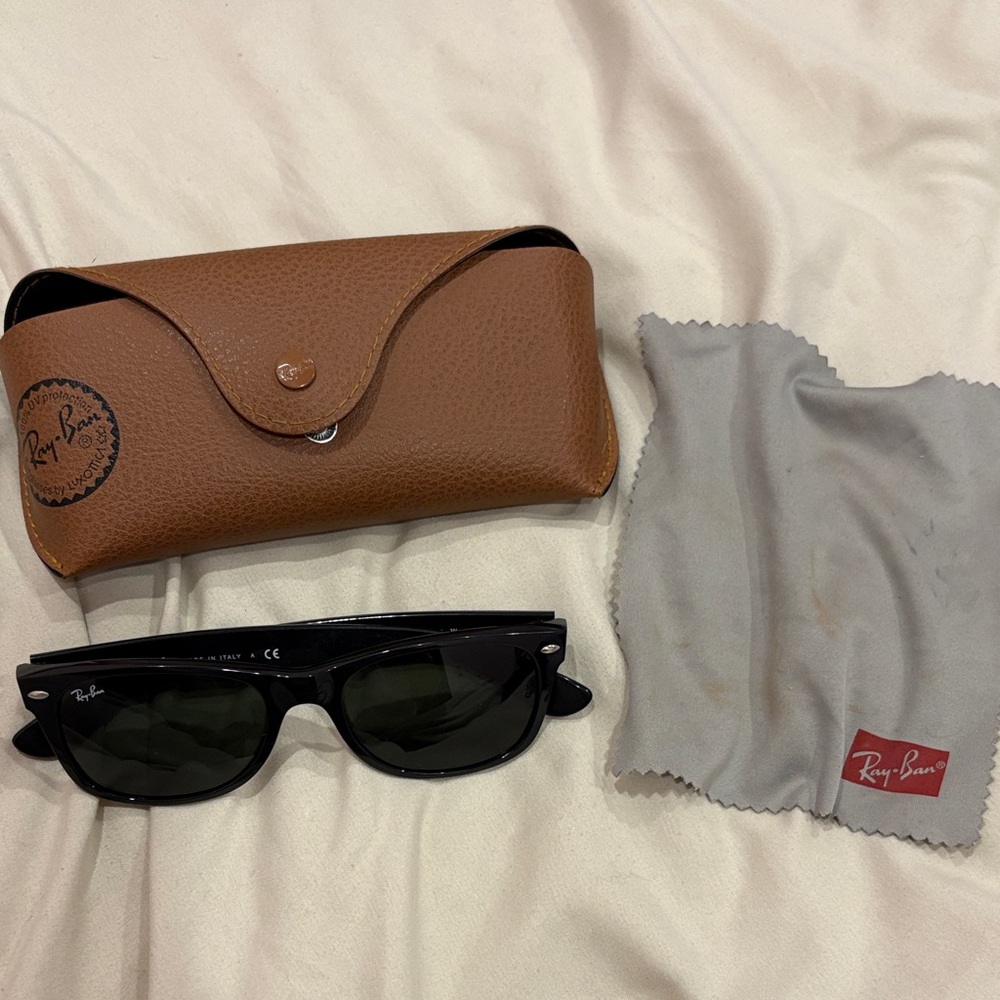 Ray-Ban Black Sunglasses with Tan Case